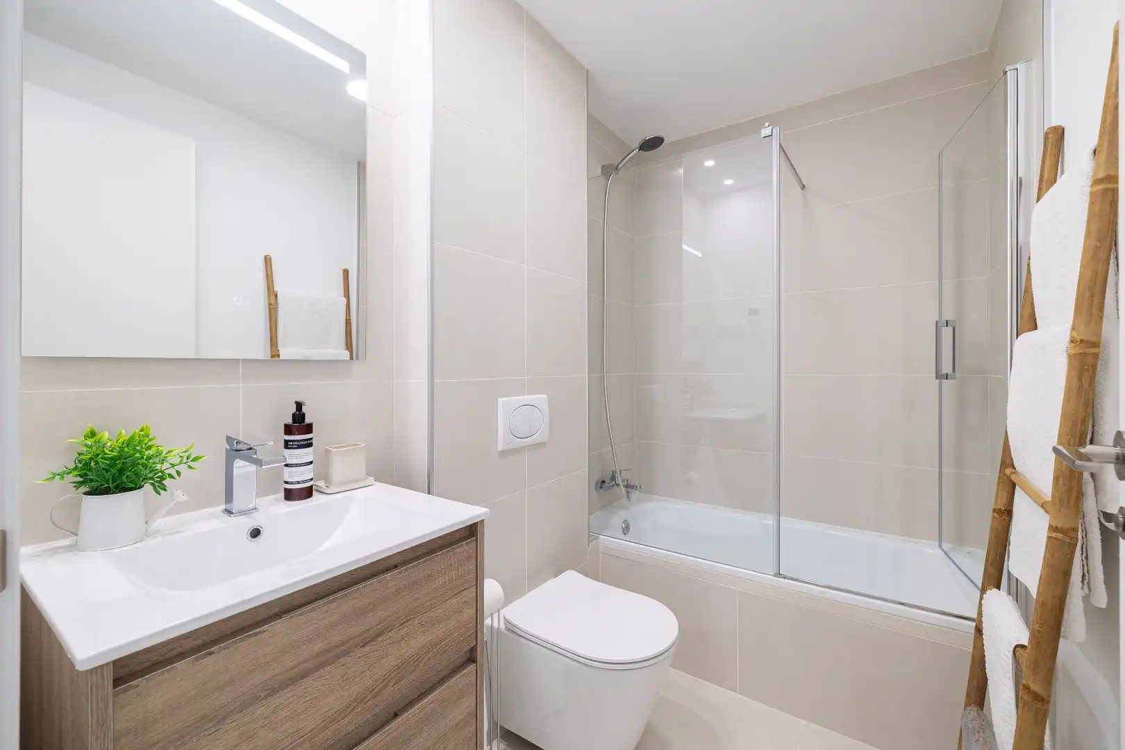 Apartament amb piscina en venda a Victoria kent, imagen 14