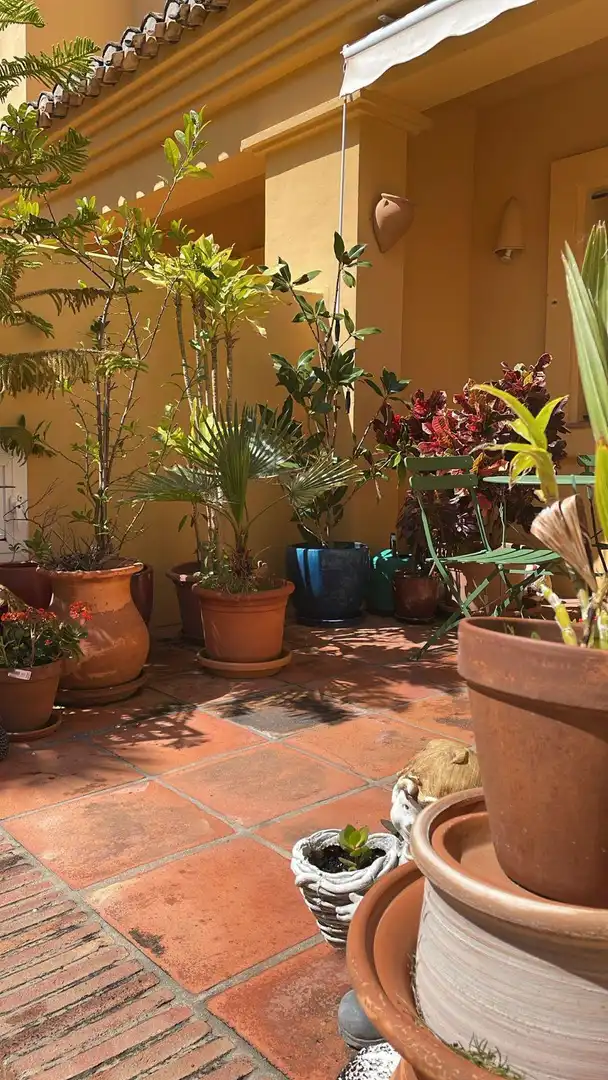 Jardí de Casa adosada en venda en Sotogrande amb Aire condicionat, Calefacció i Jardí privat