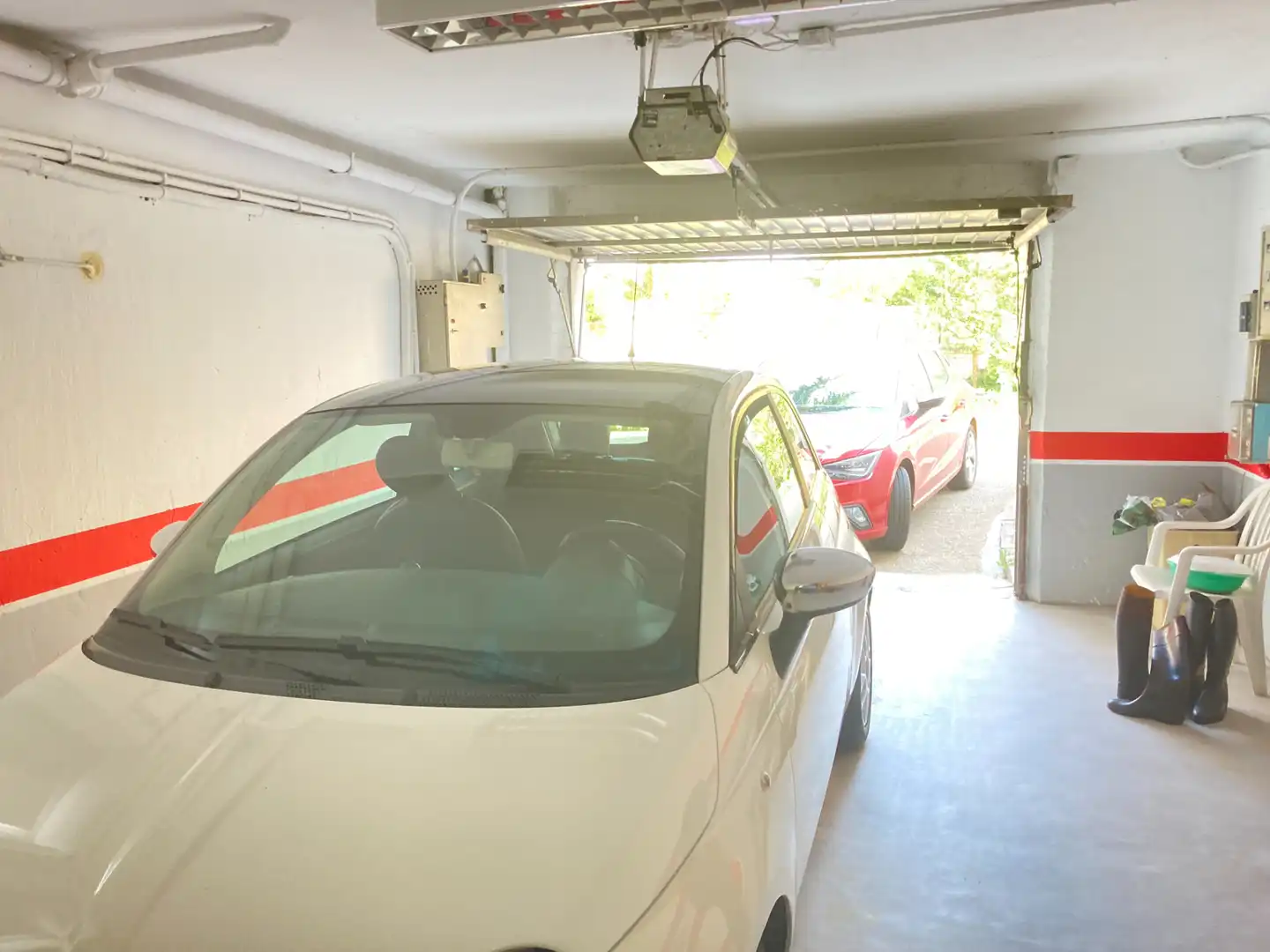 Parking de Casa o chalet en venta en León Capital  con Calefacción, Jardín privado y Horno