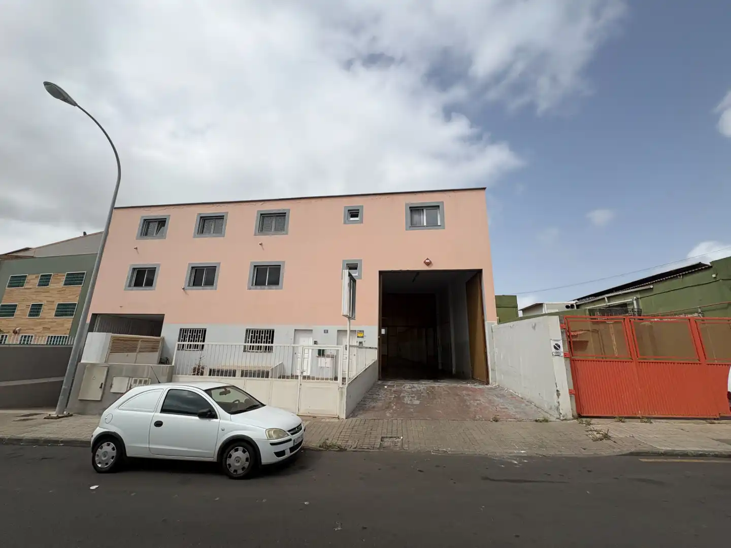 Industrial building to rent in Calle Arinaga 12, imagen 7