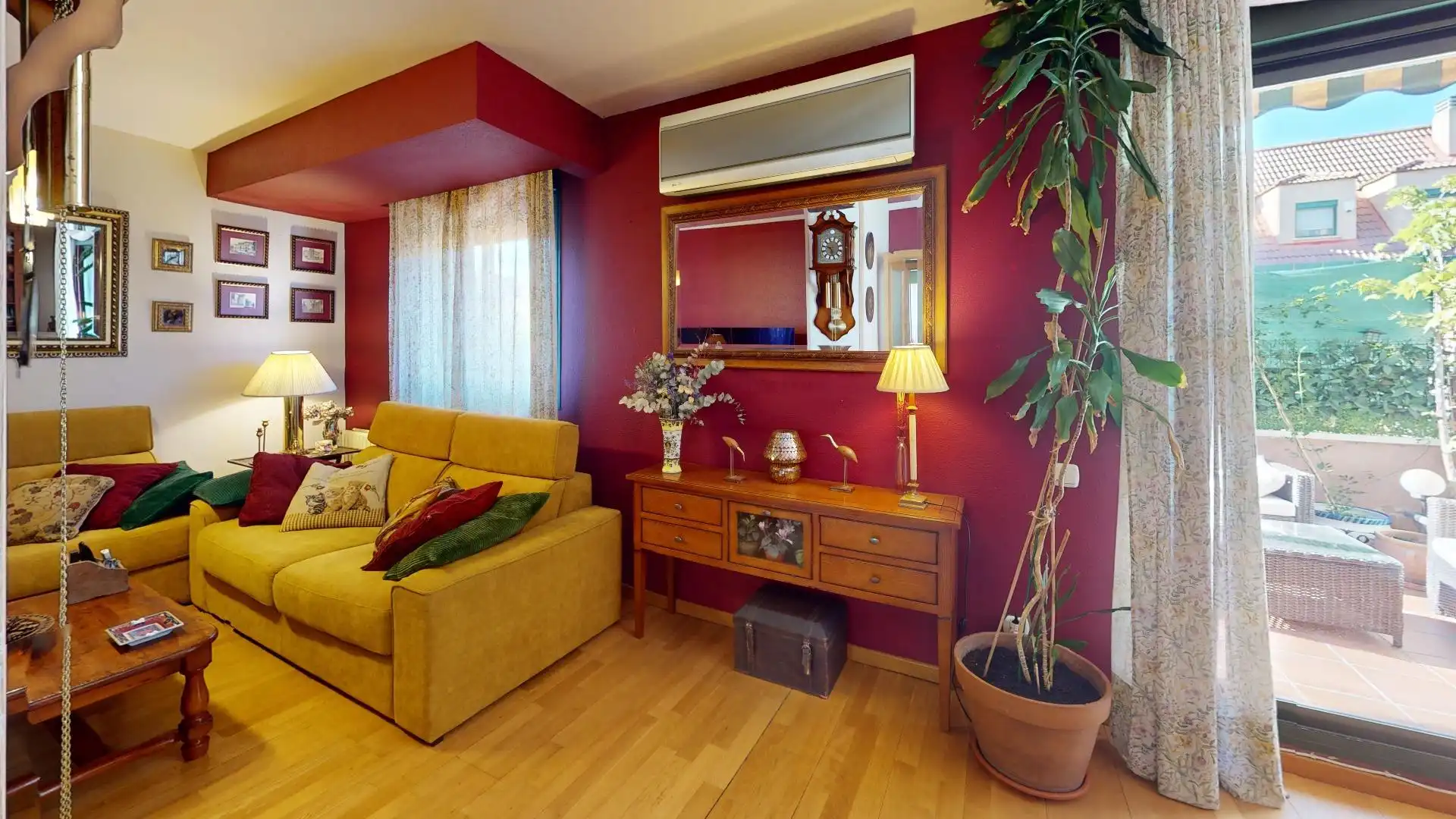 Living room of Attic for sale in Alcalá de Henares  with Air Conditioner, Heating and Terrace