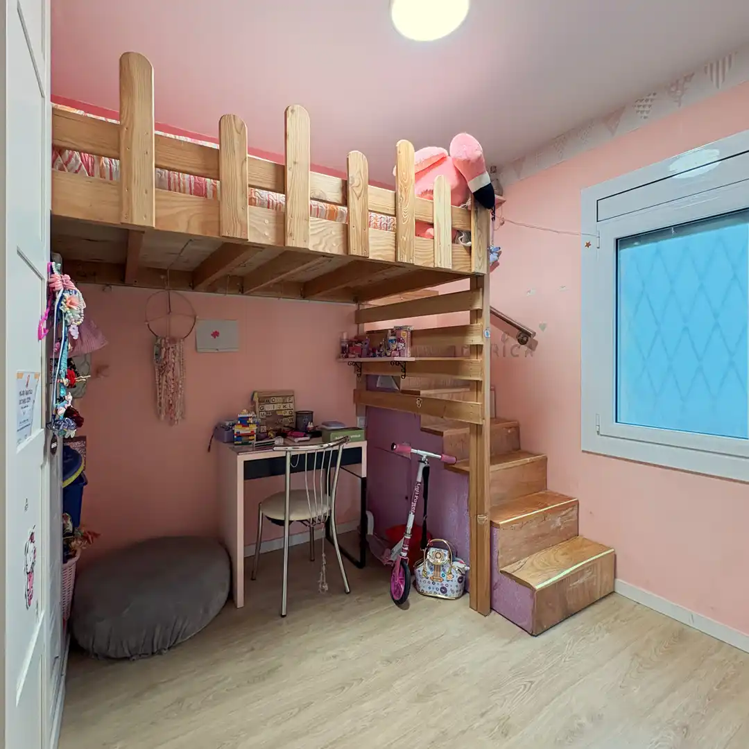 Habitación de Ático en venta en Granollers con Aire acondicionado, Terraza y Trastero