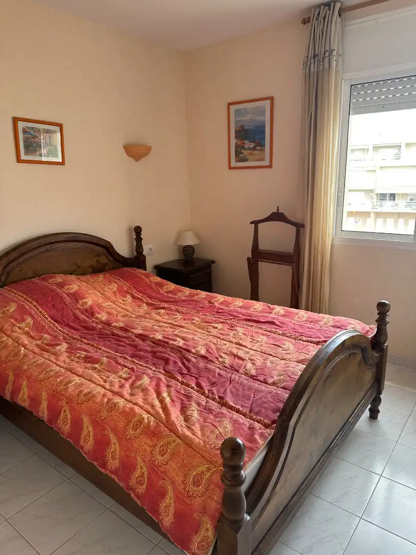 Habitación de Apartamento en venta en L'Escala con Calefacción, Terraza y Amueblado