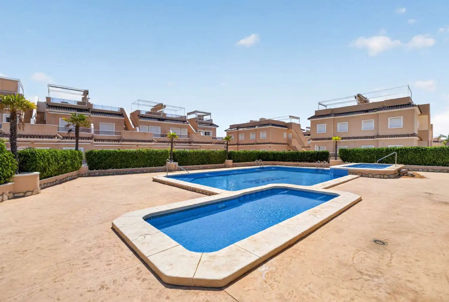 Piscina de Casa adosada en venta en Orihuela con Aire acondicionado, Calefacción y Terraza