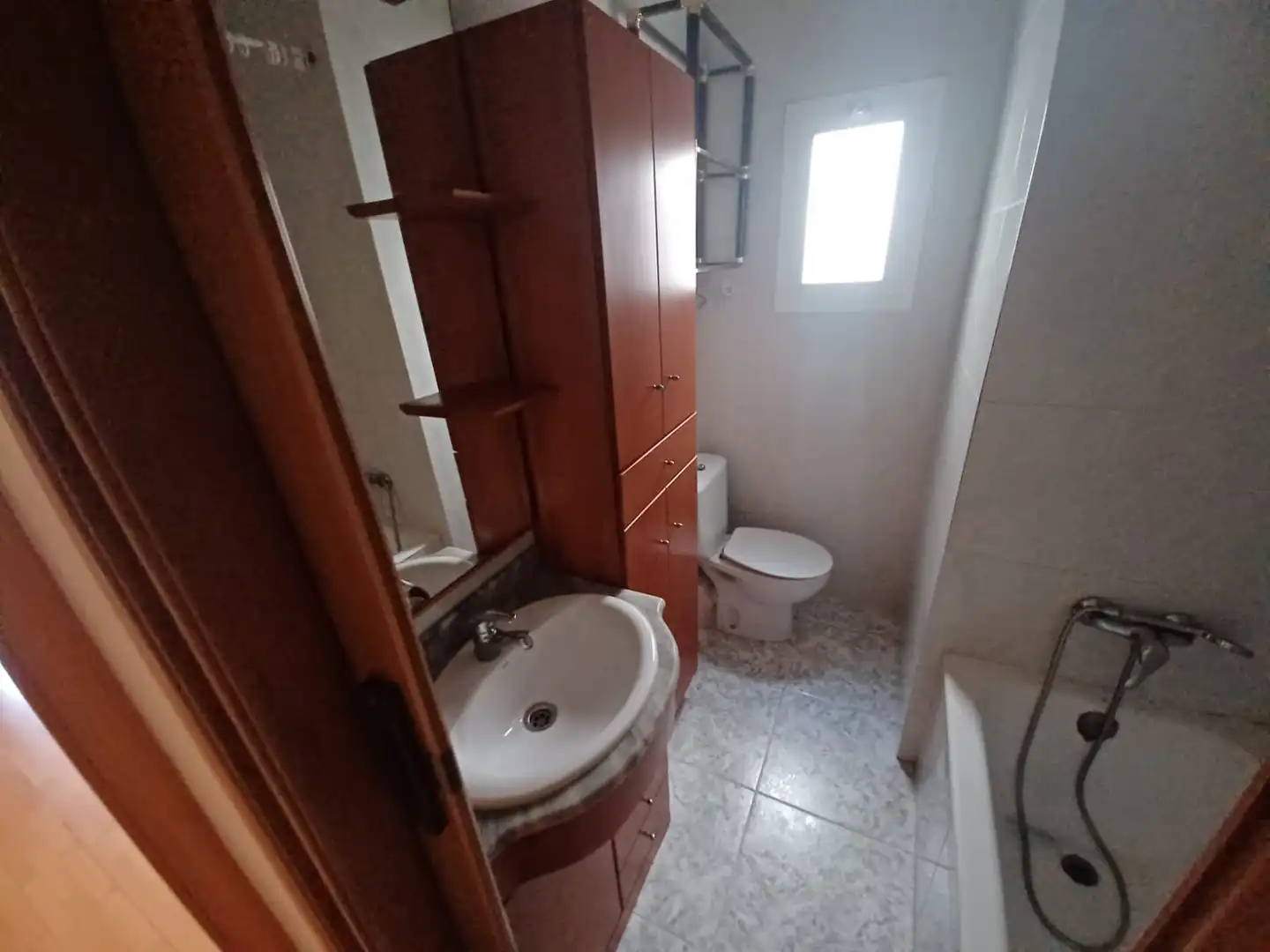 Bathroom of Flat for sale in L'Hospitalet de Llobregat
