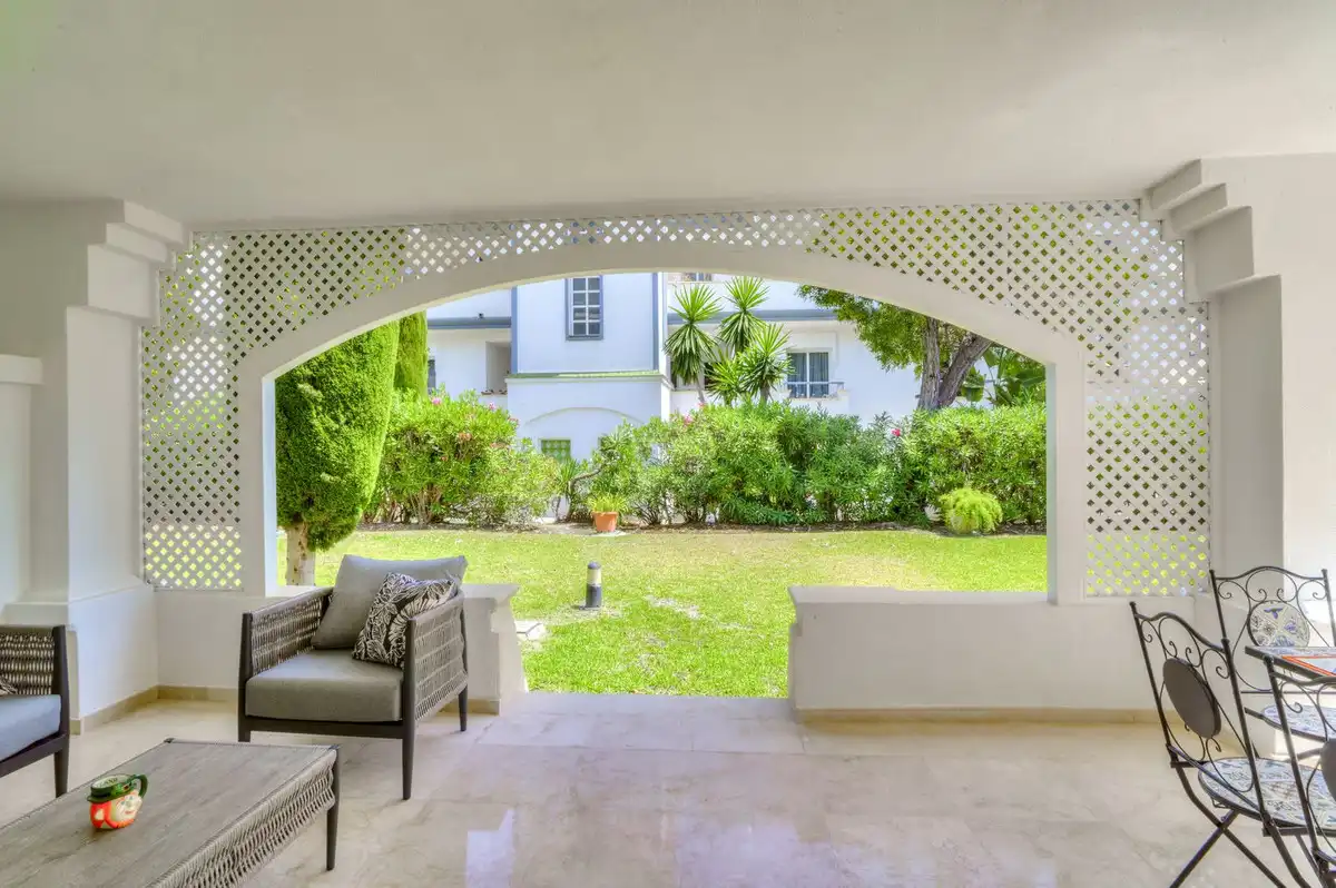 Terraza de Planta baja de alquiler en Estepona con Aire acondicionado, Terraza y Piscina comunitaria