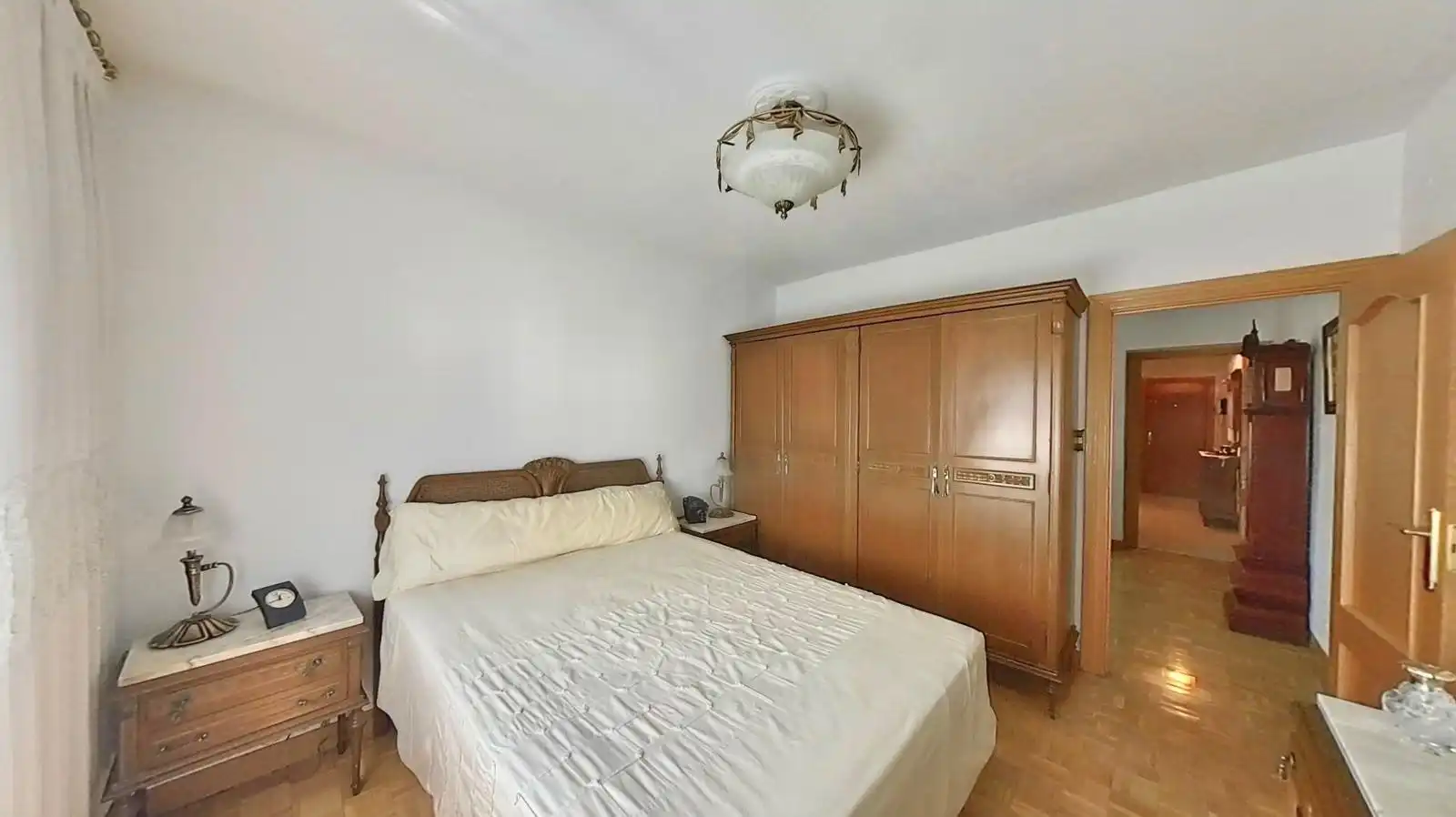 Habitación de Apartamento en venta en Madrid con Calefacción y Trastero