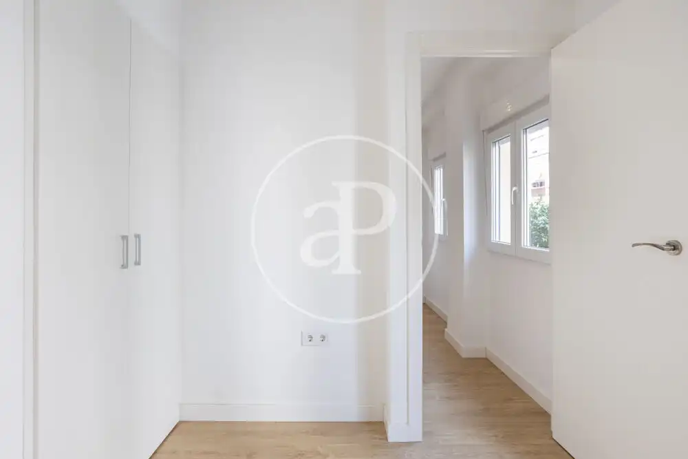 Wohnung zur Miete in Valencia mit Klimaanlage, Heizung und Terrasse