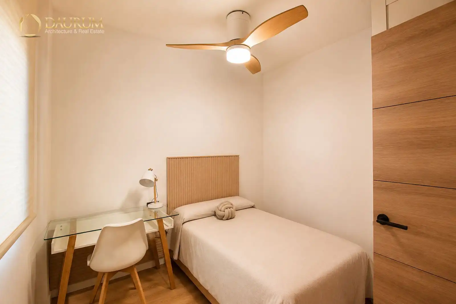Habitación de Piso en venta en Alicante / Alacant con Aire acondicionado, Terraza y Piscina