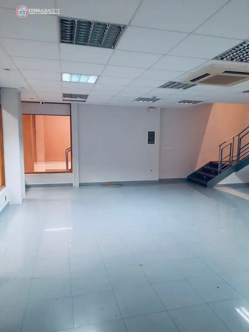 Local comercial en venda a Centro, imagen 4