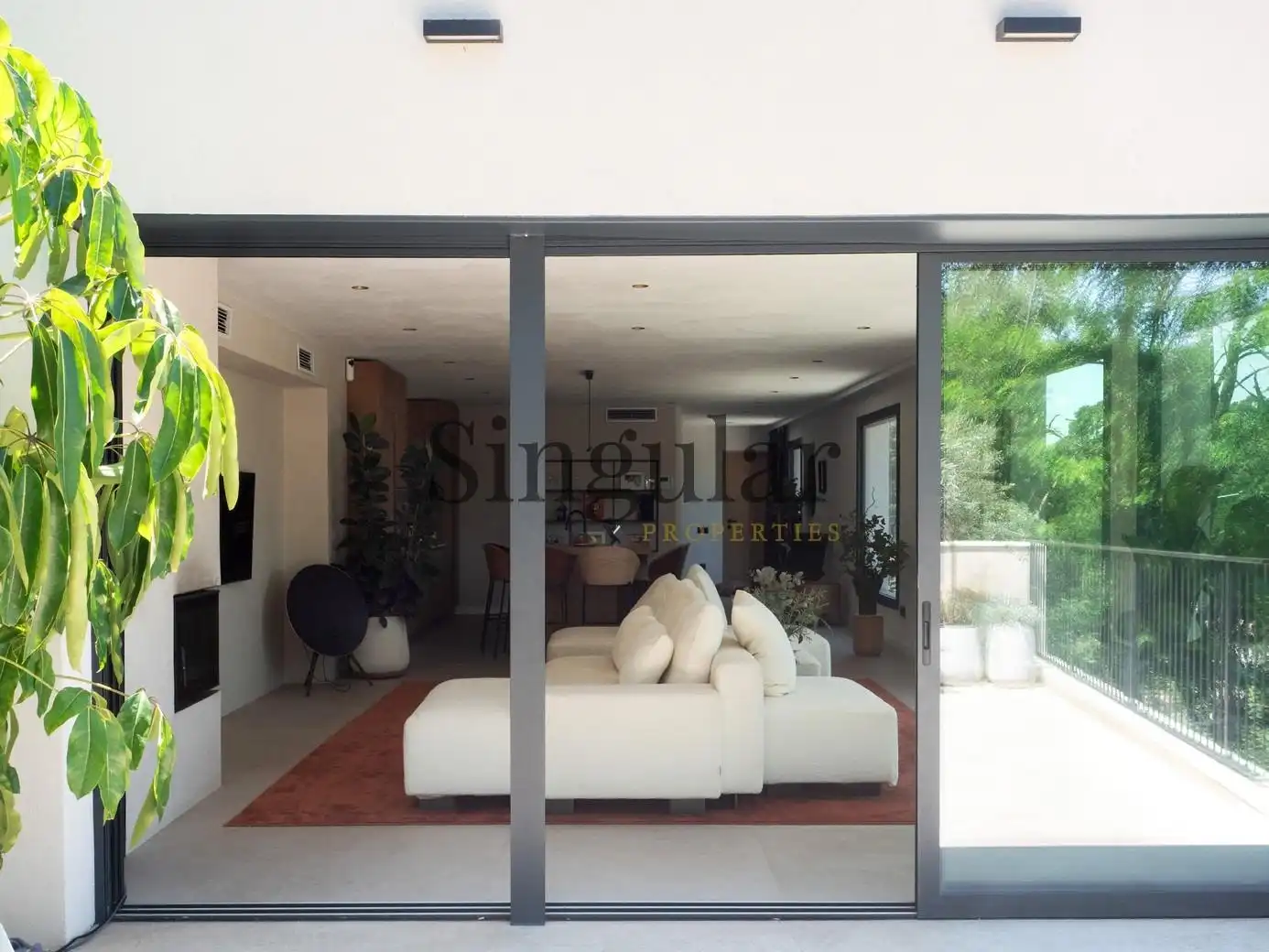 Sala d'estar de Casa o xalet en venda en Sant Cugat del Vallès amb Aire condicionat, Calefacció i Jardí privat