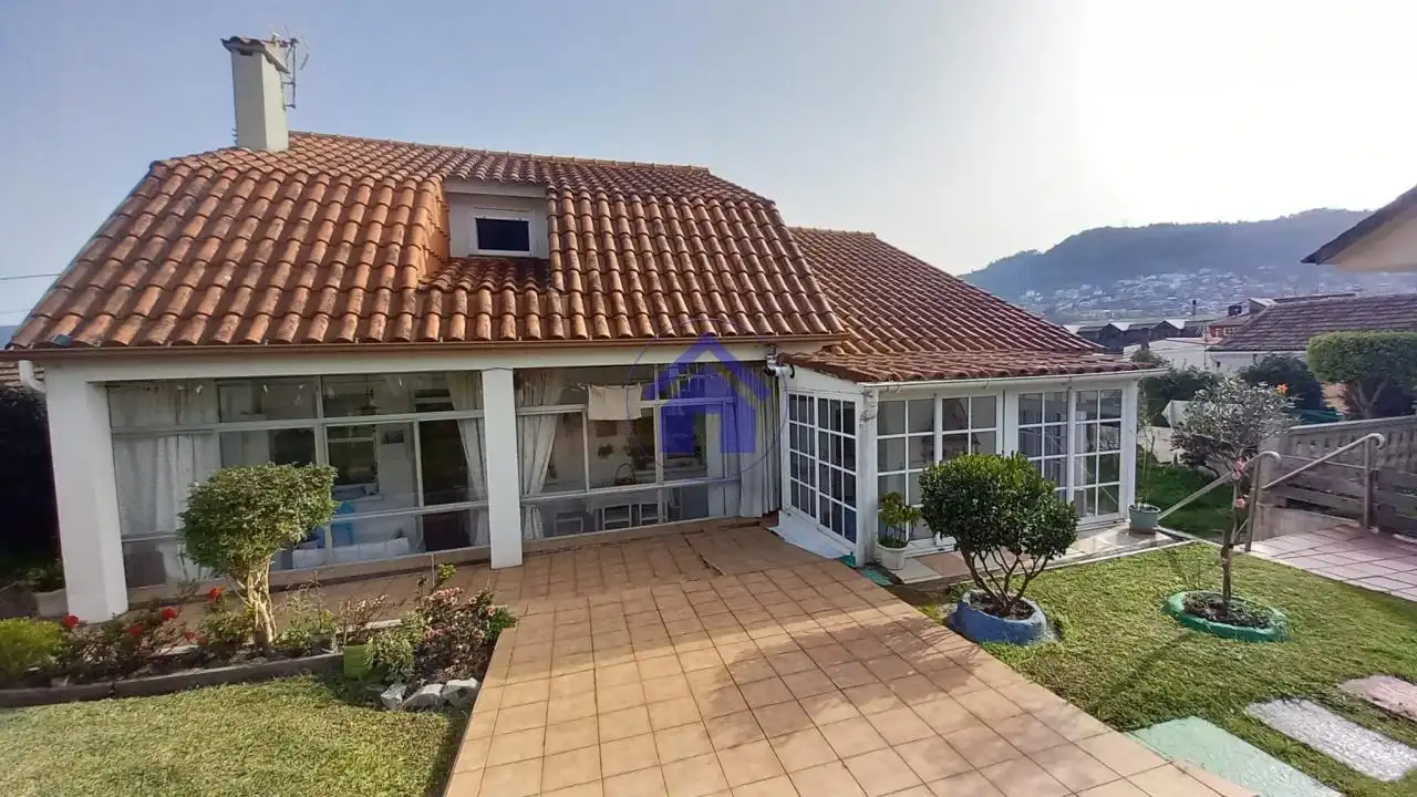 Exterior view of Houses for sale in Vigo   with Heating, Private garden and Parquet flooring