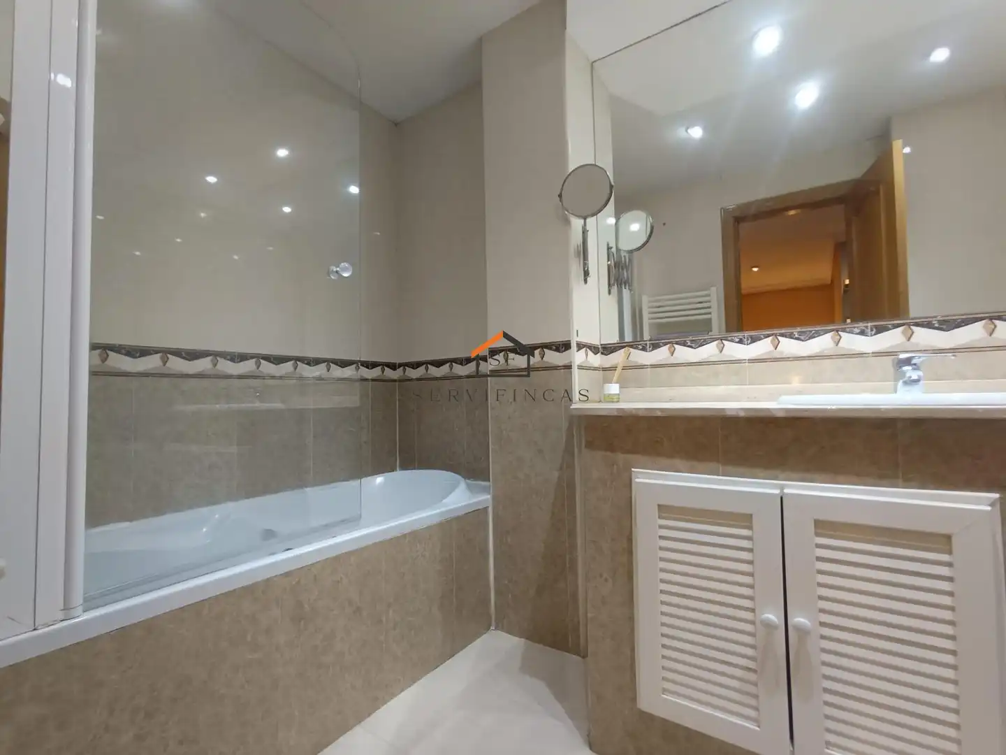 Baño de Piso de alquiler en Madrid con Aire acondicionado, Calefacción y Terraza