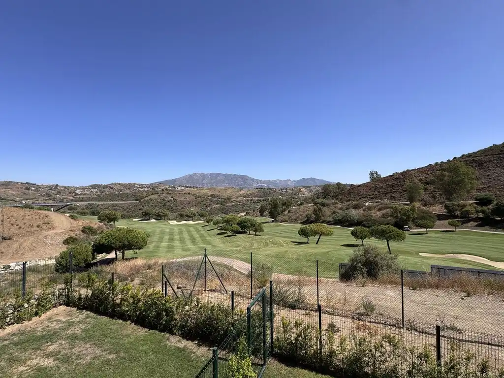 Apartamento con piscina en venta en Riviera del Sol, imagen 2