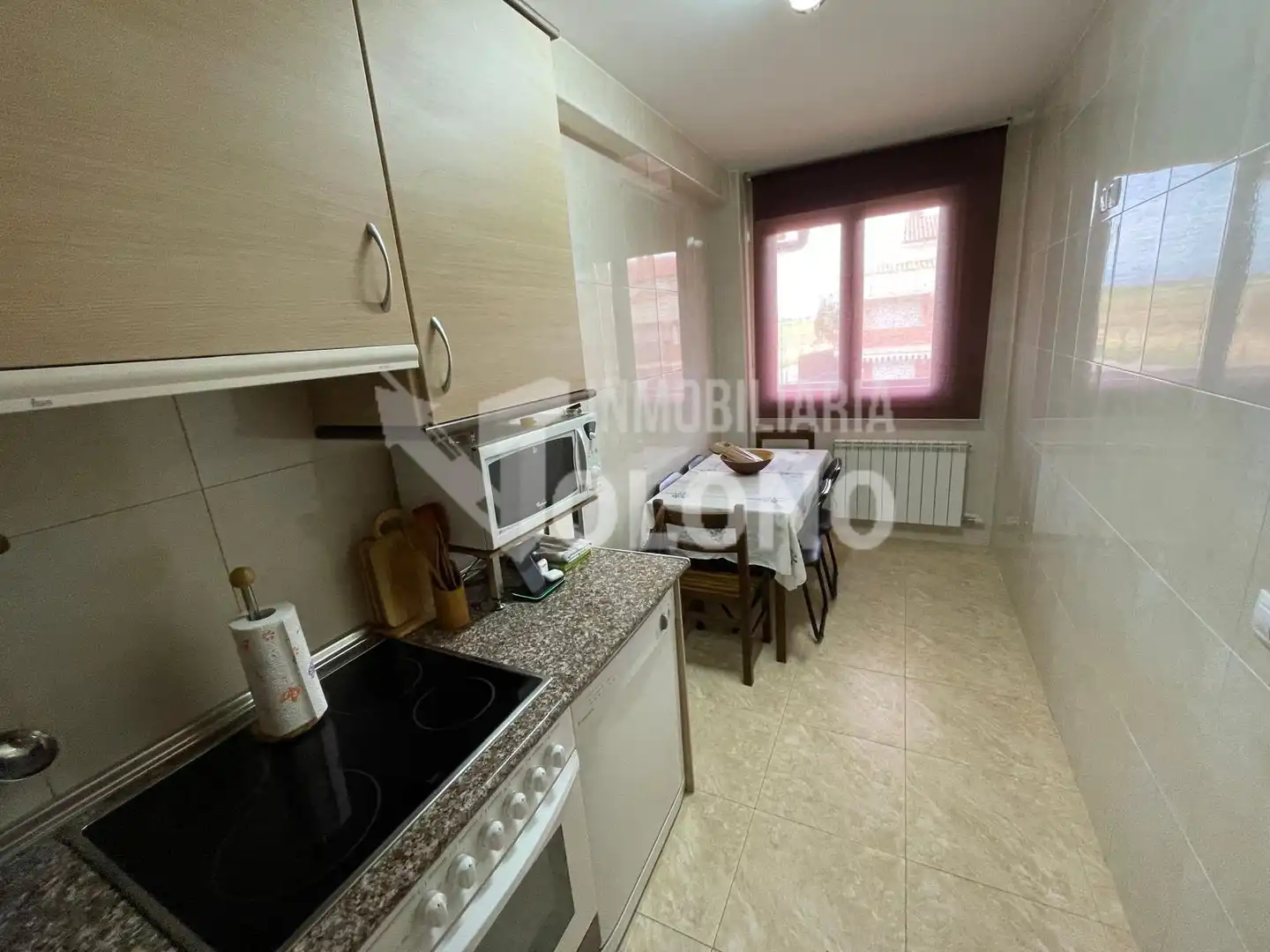 Cocina de Dúplex en venta en Castañares de Rioja con Calefacción, Parquet y Terraza