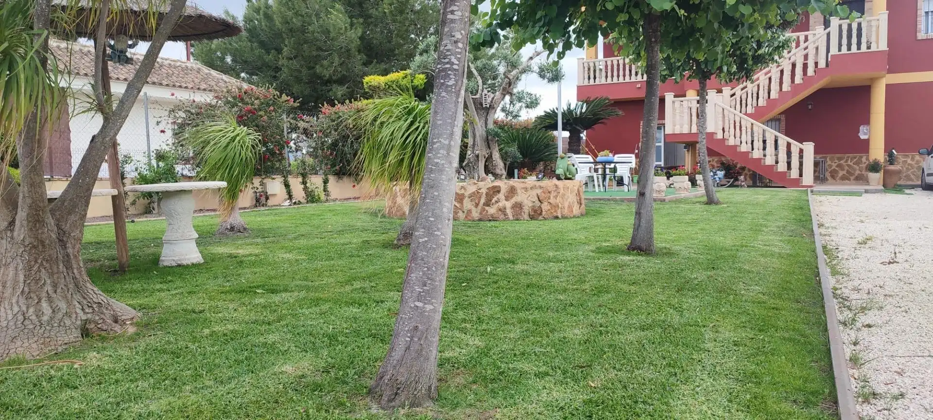 Jardí de Casa o xalet en venda en Orihuela amb Aire condicionat, Calefacció i Jardí privat