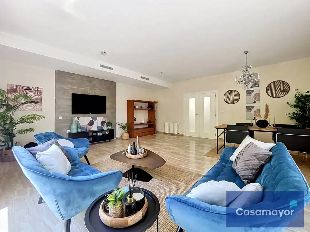 Sala d'estar de Casa o xalet en venda en Alicante / Alacant amb Aire condicionat, Calefacció i Jardí privat