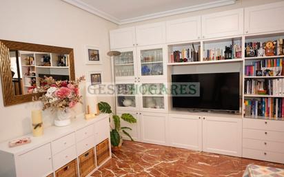 Living room of Flat for sale in  Sevilla Capital