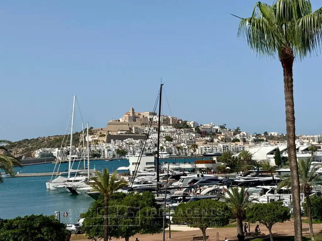 Vista exterior de Apartamento de alquiler en Eivissa con Aire acondicionado, Terraza y Amueblado