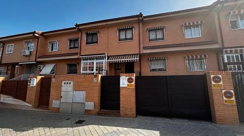 Foto 2 de Casa adosada en venda a Avenida Europa, Altos del Olivar - El Caracol, Valdemoro