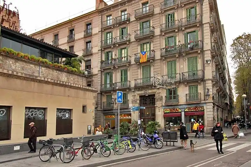 Exterior view of Buildings for sale in Barcelona