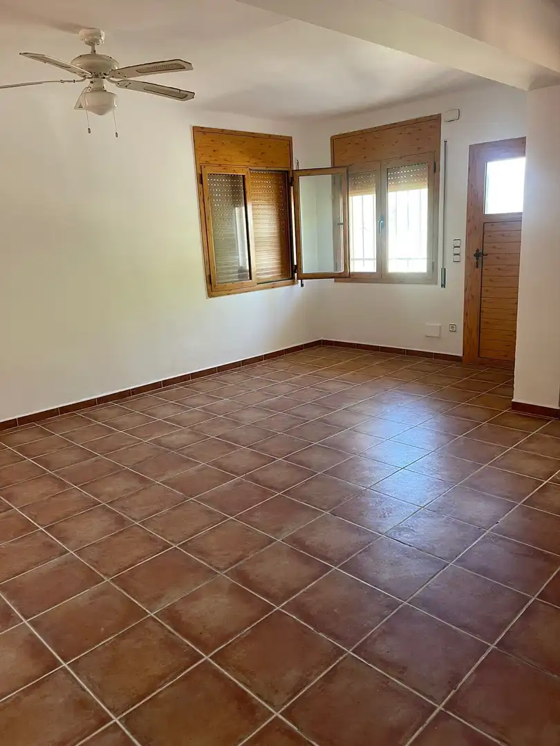 Sala de estar de Casa o chalet en venta en Esparreguera con Calefacción, Jardín privado y Trastero