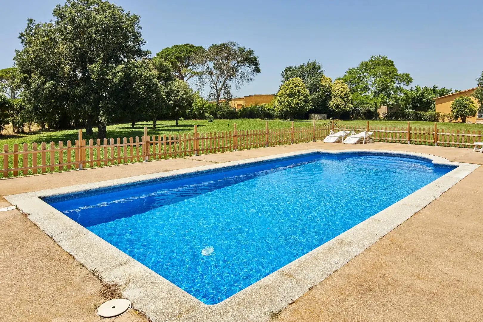 Piscina de Finca rústica en venta en Cassà de la Selva con Jardín privado, Terraza y Trastero