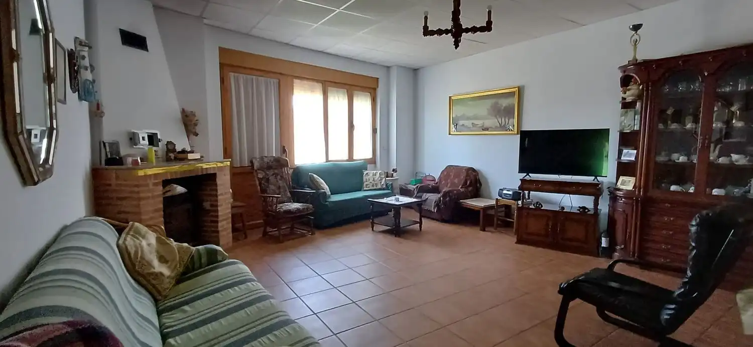 Sala d'estar de Casa o xalet en venda en Valderrey amb Calefacció, Terrassa i Traster