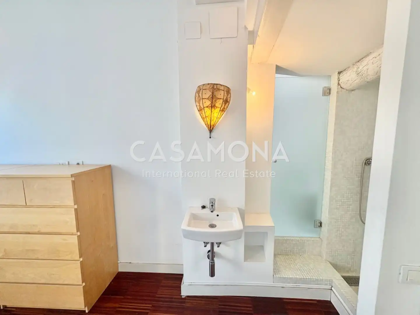 Badezimmer von Maisonette zum Verkauf in Barcelona mit Klimaanlage, Terrasse und Balkon