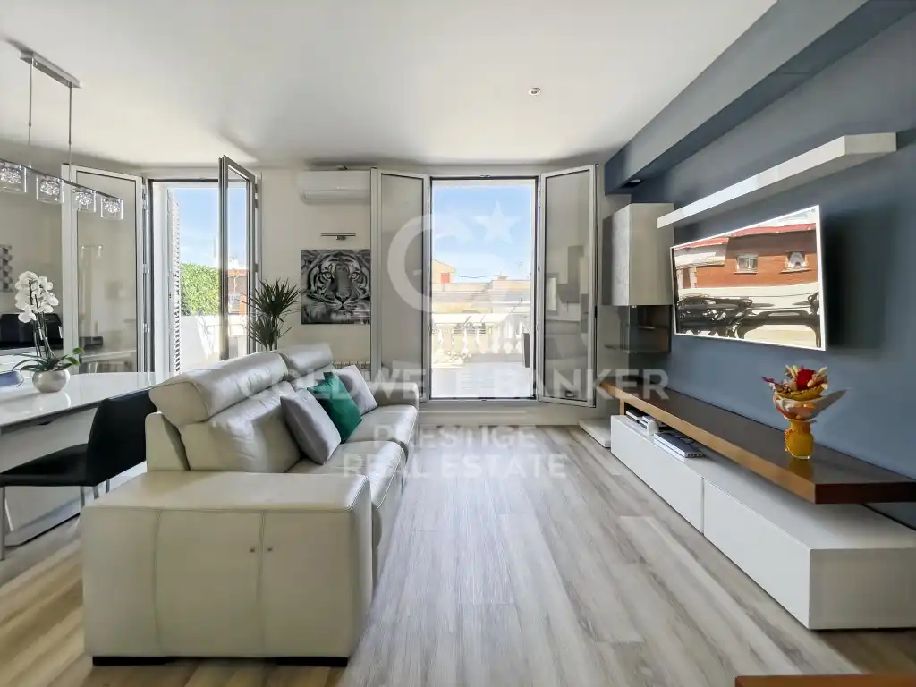 Sala d'estar de Àtic en venda en Barcelona amb Aire condicionat, Terrassa i Moblat