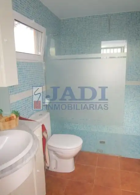 Bany de Casa o xalet en venda en Valdepeñas amb Aire condicionat, Calefacció i Traster