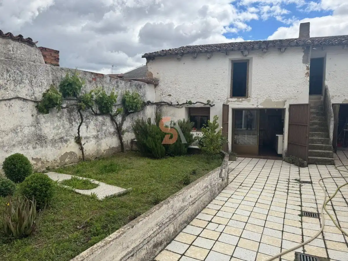Vista exterior de Piso en venta en Cigales con Calefacción, Terraza y Trastero