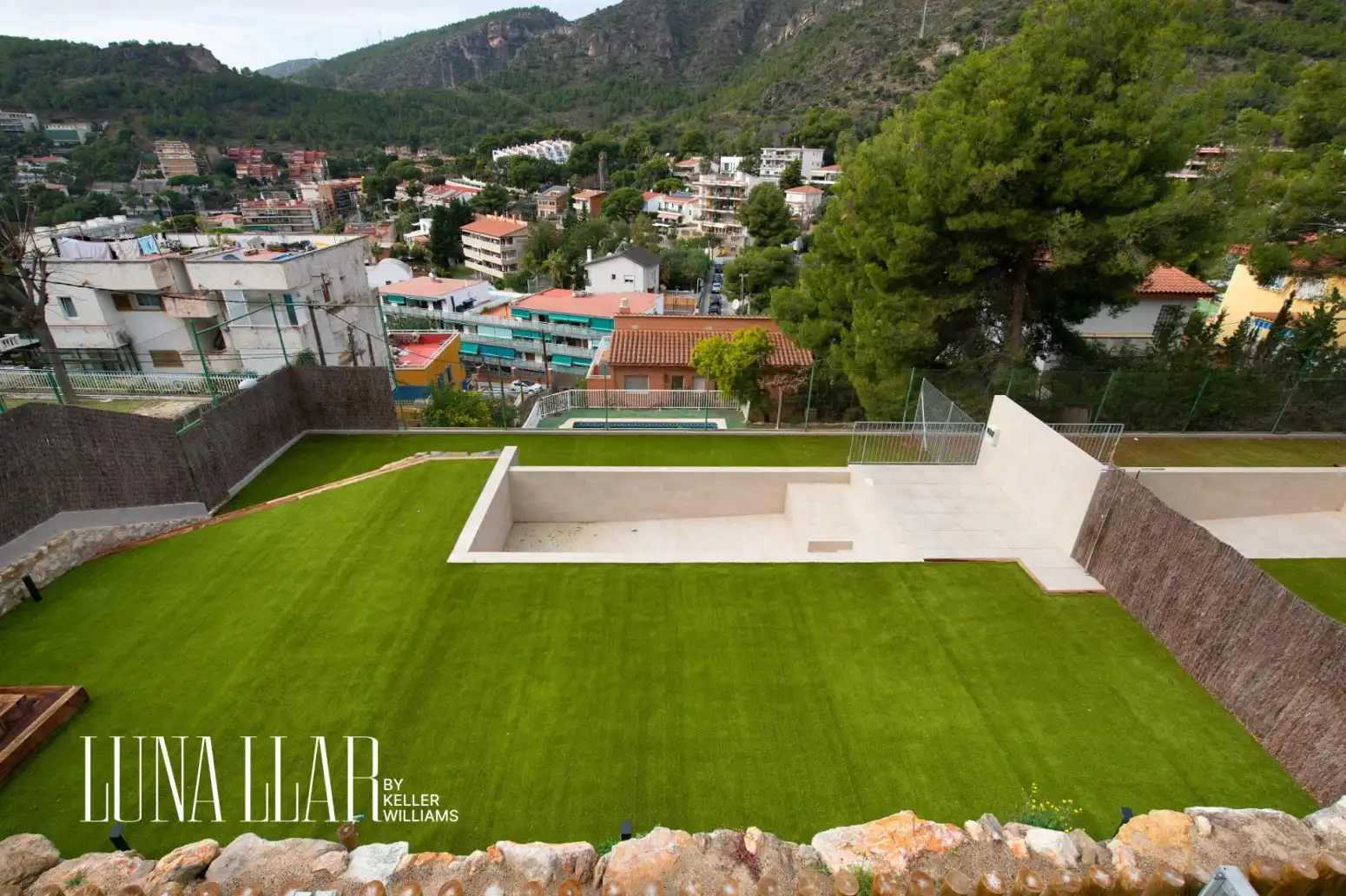 Garden of Houses for sale in Castelldefels