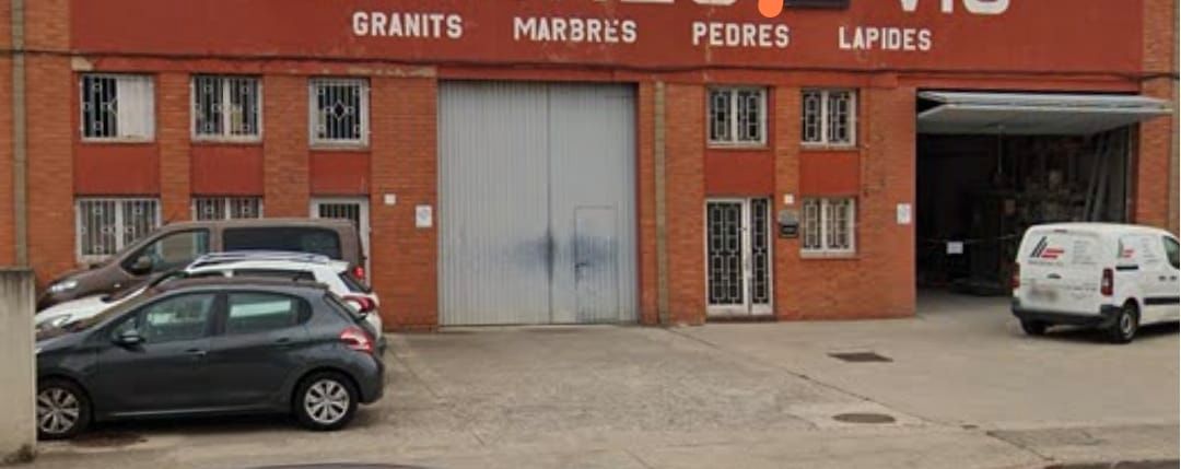 Vista exterior de Nau industrial de lloguer en Vic