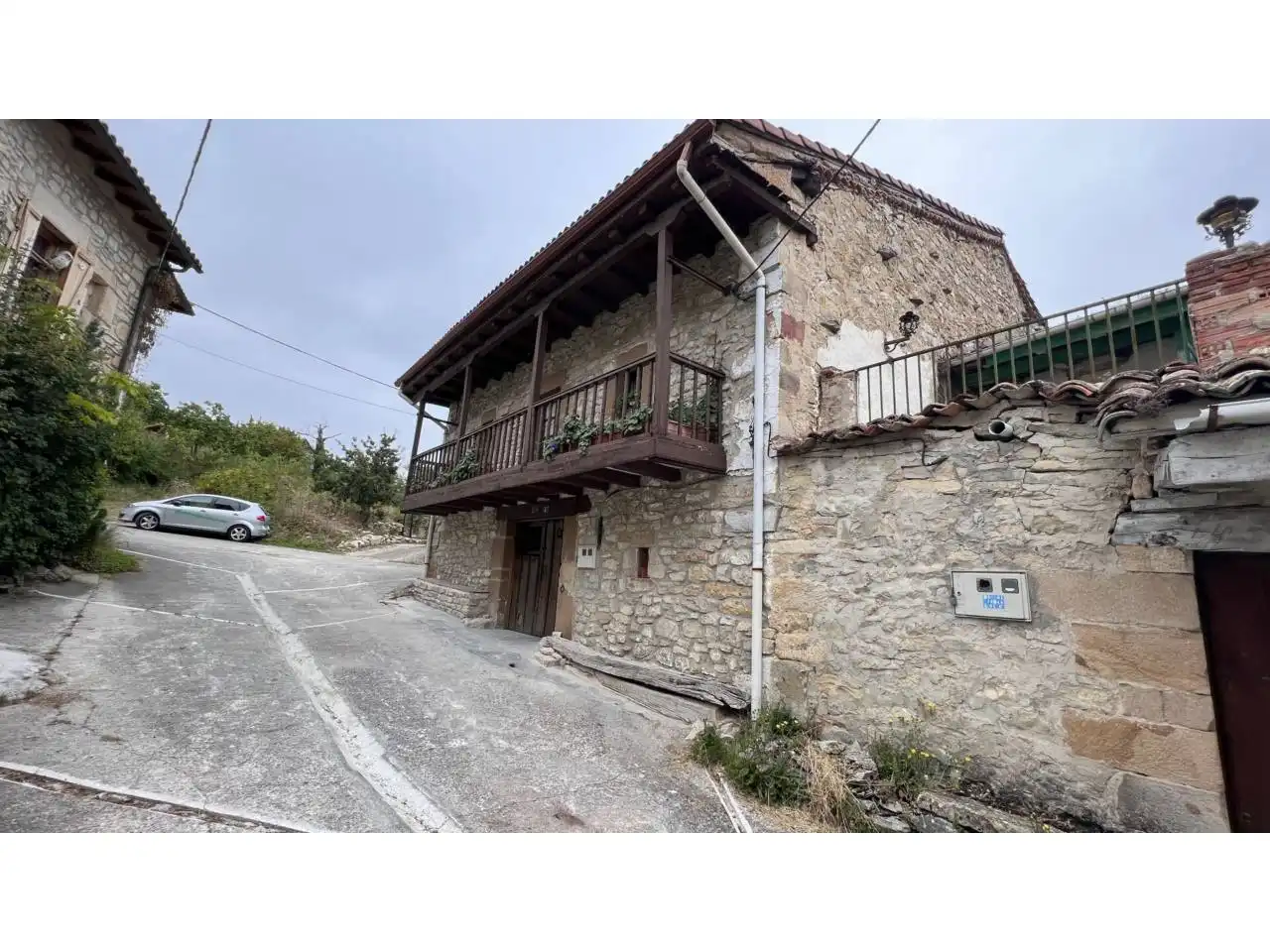 Exterior view of Detached homes for sale in Merindad de Sotoscueva  with Private garden, Terrace and Furnished