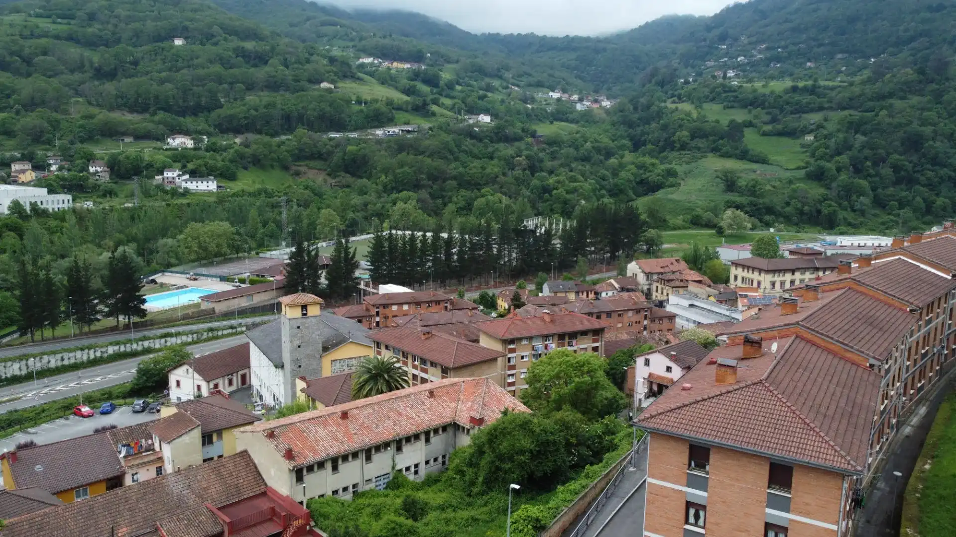Vista exterior de Piso en venta en Aller
