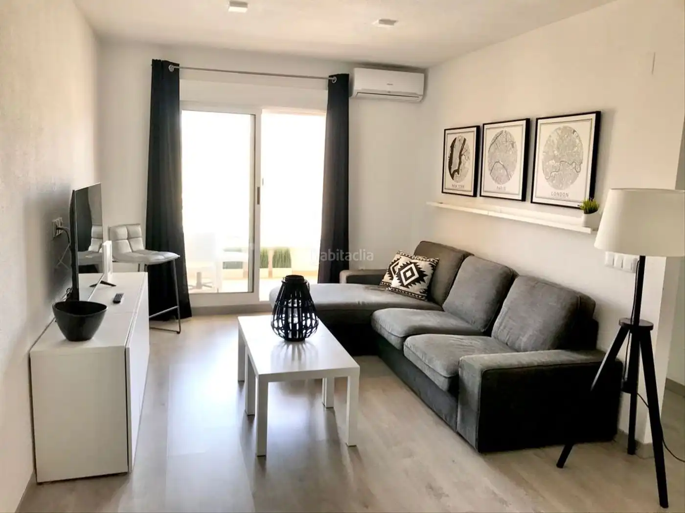 Apartament amb piscina de lloguer a Carrer del Mar 102