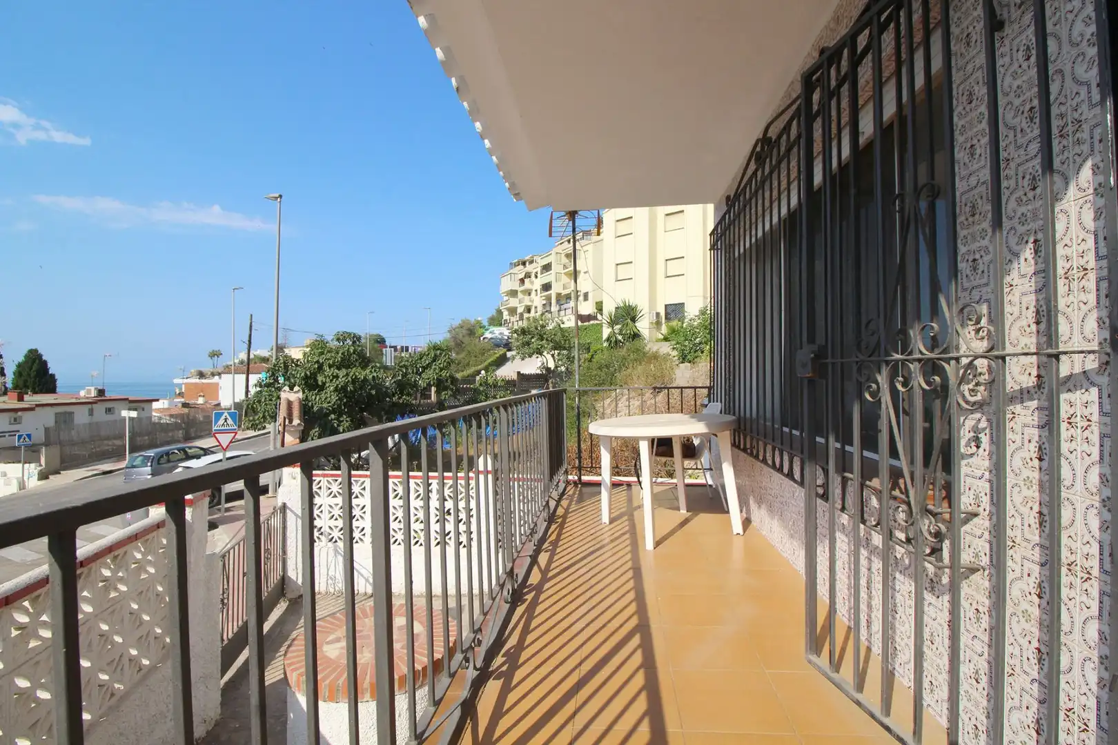 Vista exterior de Casa o xalet en venda en Rincón de la Victoria amb Aire condicionat, Calefacció i Jardí privat