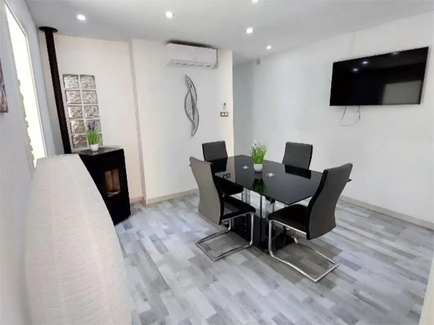 Dining room of Flat for share in Elda  with Air Conditioner, Parquet flooring and Furnished