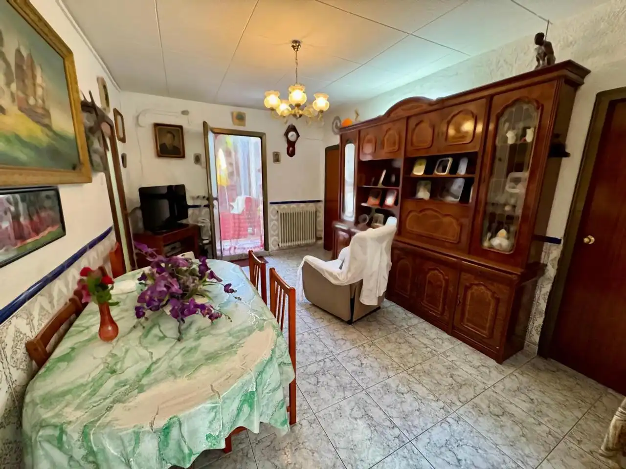 Sala d'estar de Casa adosada en venda en Montcada i Reixac amb Calefacció, Jardí privat i Terrassa