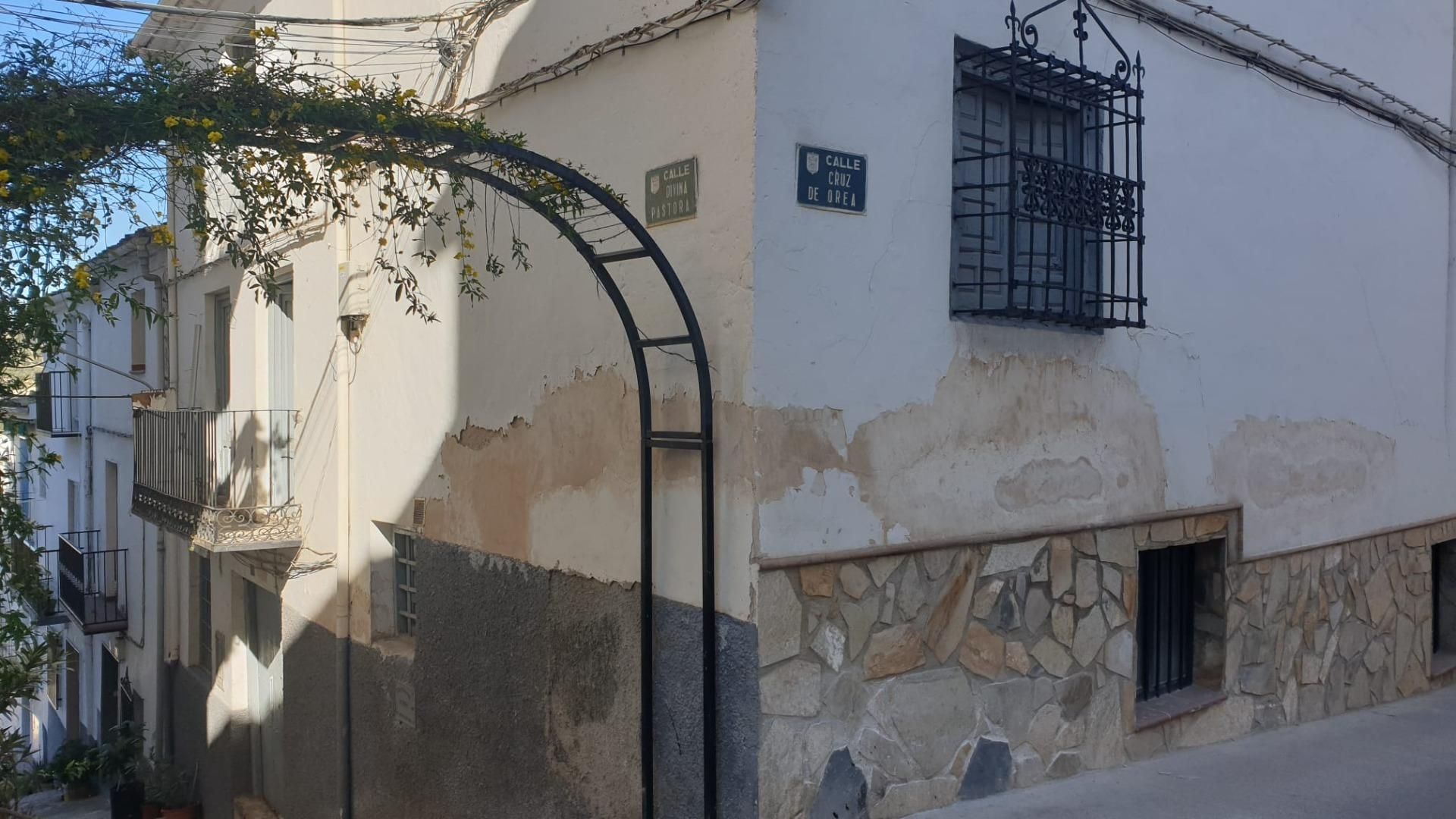 Vista exterior de Casa o xalet en venda en Cazorla amb Traster i Balcó