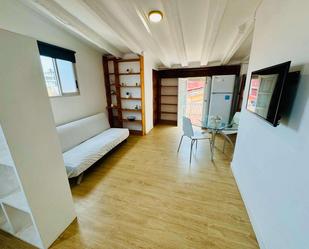 Living room of Study to share in  Valencia Capital  with Air Conditioner and Terrace