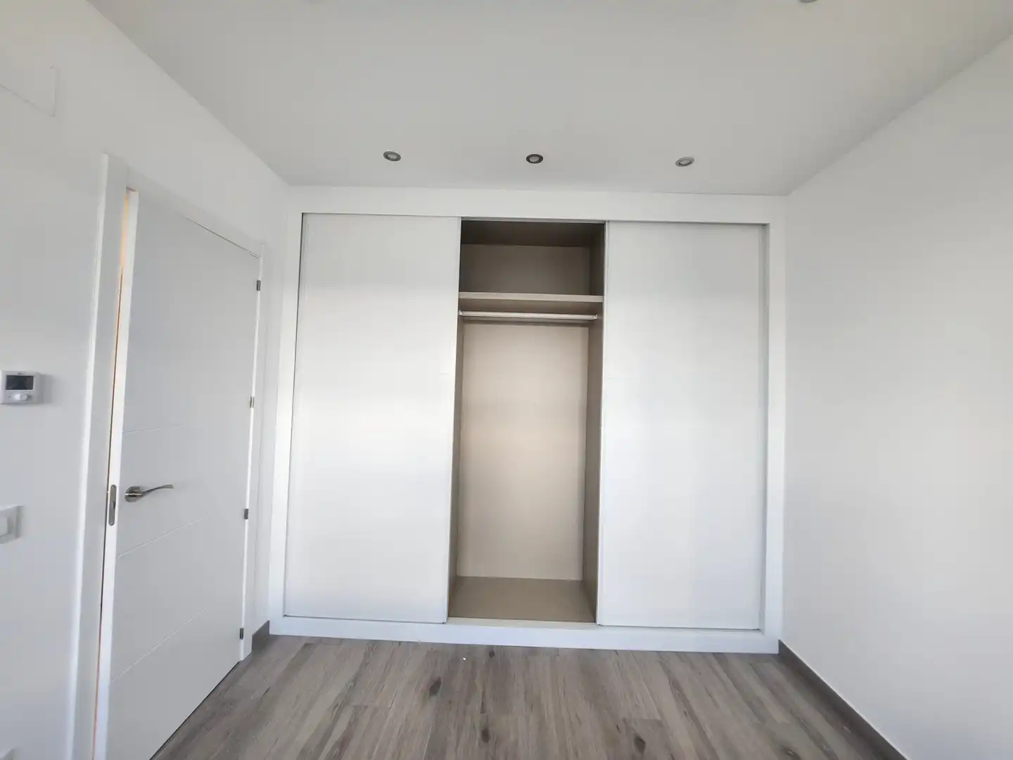 Habitación de Casa adosada en venta en Villalbilla con Calefacción, Jardín privado y Trastero