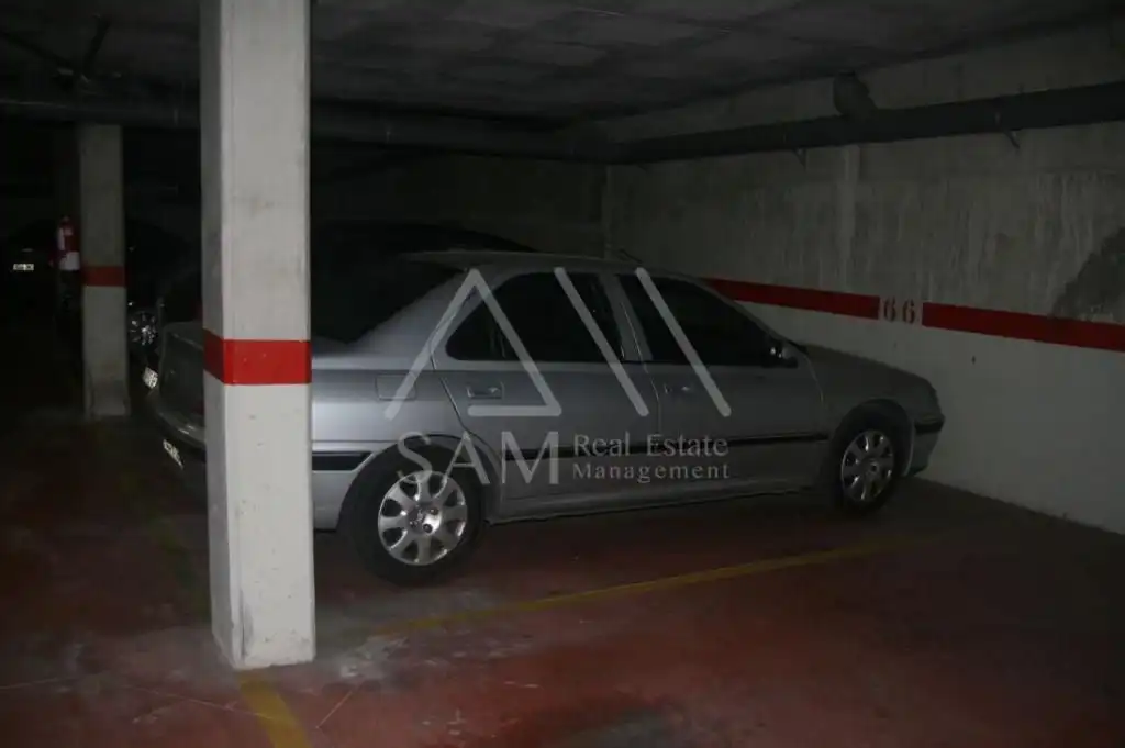 Einzelparkplatz zum Verkauf in Calle Mestre Falla, imagen 2