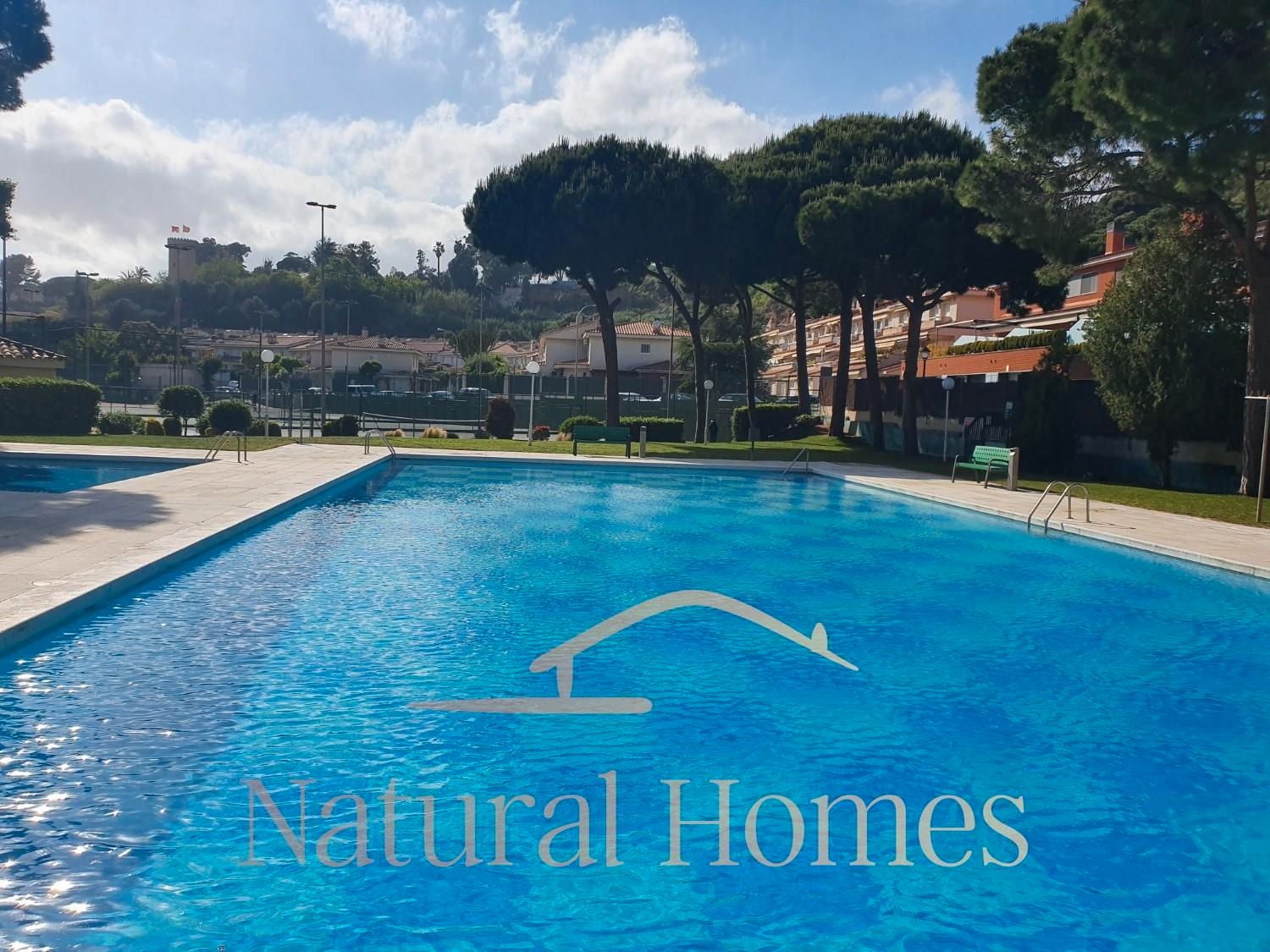 Swimming pool of Single-family semi-detached for rent in Sant Vicenç de Montalt  with Air Conditioner, Heating and Private garden