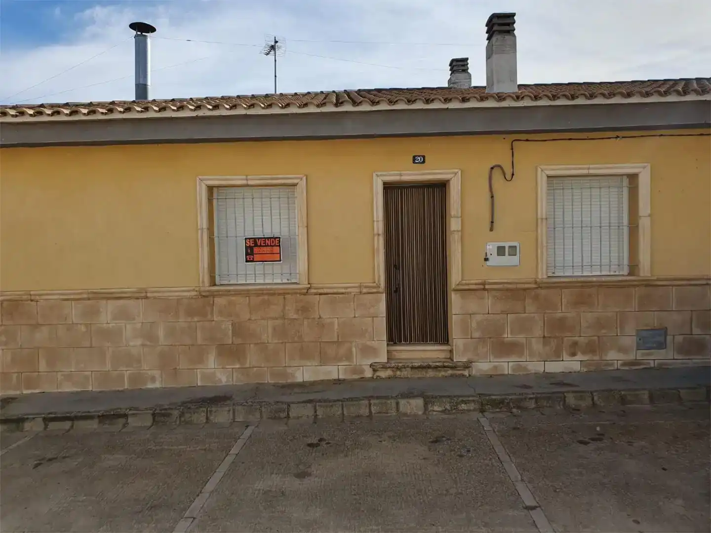 Außenansicht von Einfamilien-Reihenhaus zum Verkauf in Corral-Rubio