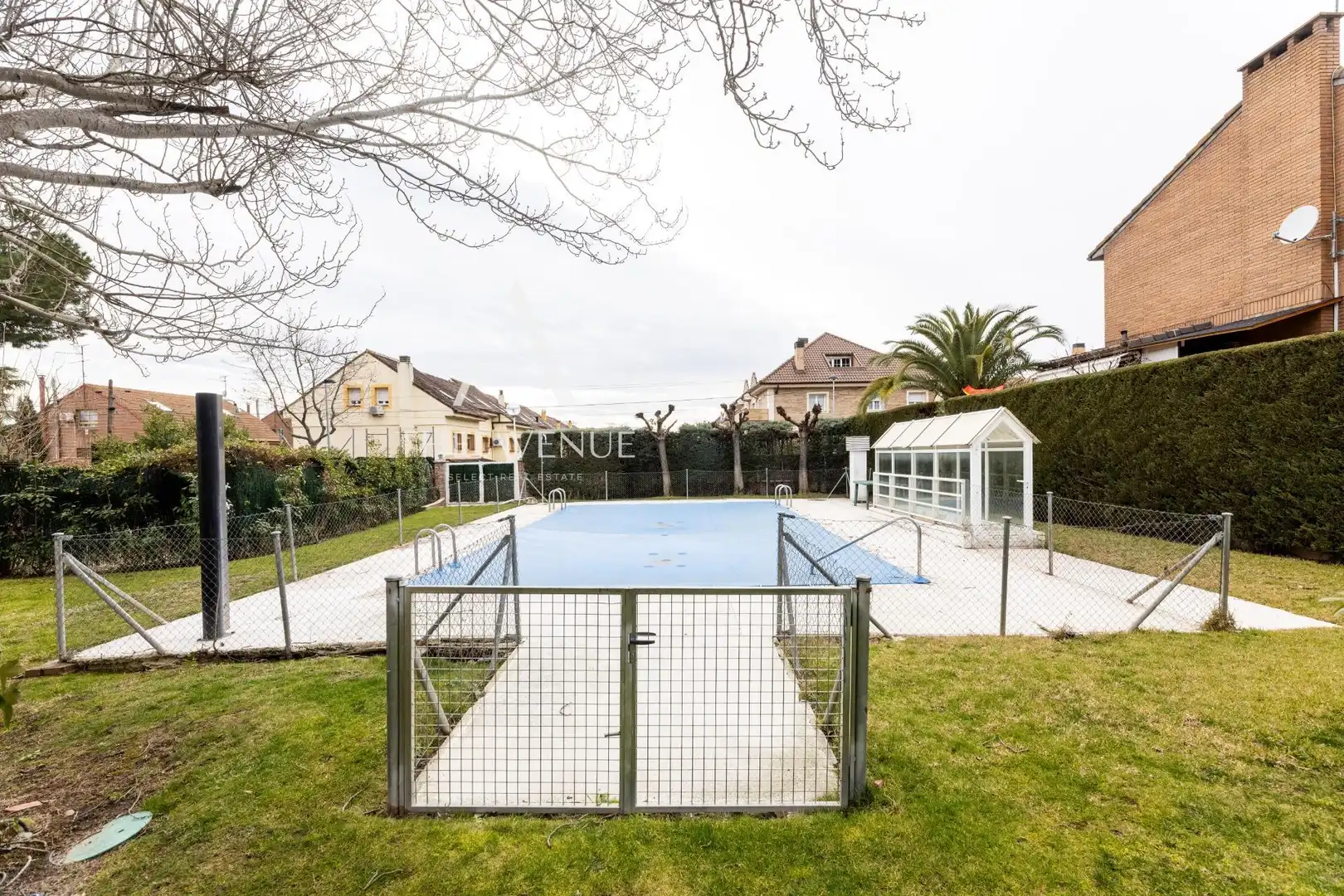 Piscina de Casa adosada en venda en Pozuelo de Alarcón amb Calefacció, Jardí privat i Terrassa