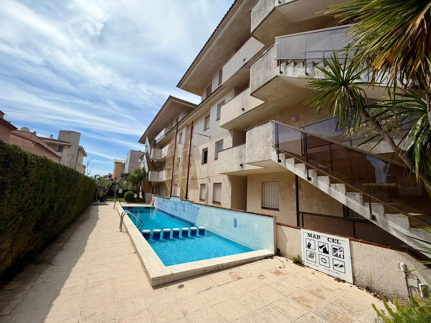 Vista exterior de Planta baixa en venda en Cambrils amb Jardí privat, Terrassa i Traster