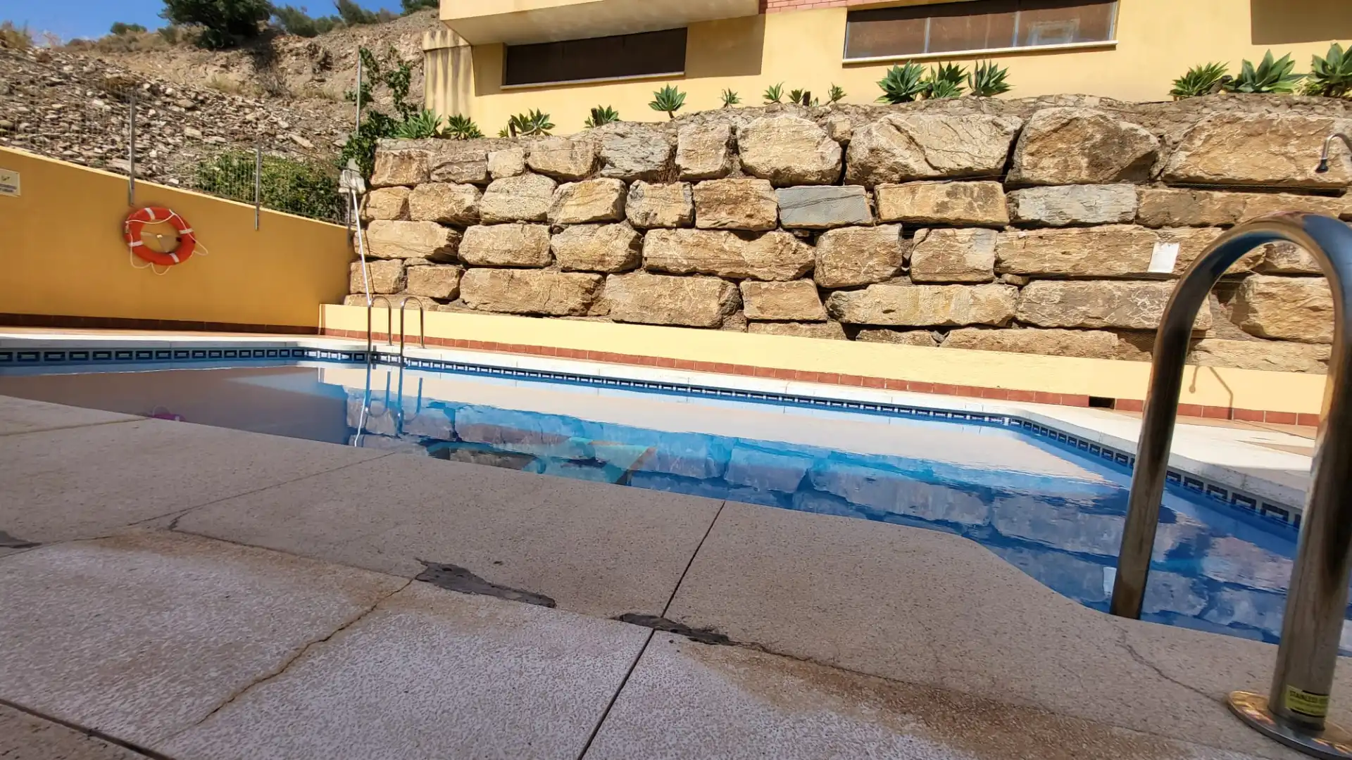 Piscina de Ático en venta en Rincón de la Victoria con Aire acondicionado, Terraza y Balcón