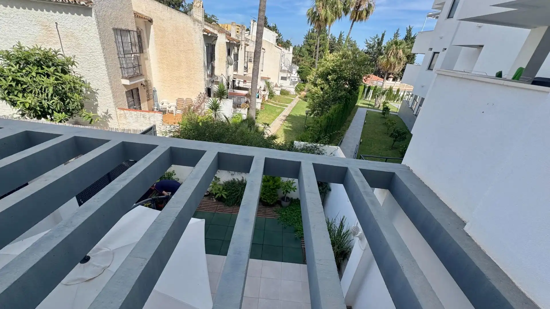 Terrassa de Casa adosada en venda en Torremolinos amb Aire condicionat, Calefacció i Jardí privat